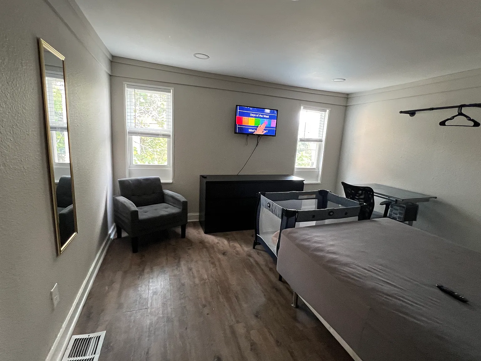 4 bed, $750 — Photo 2