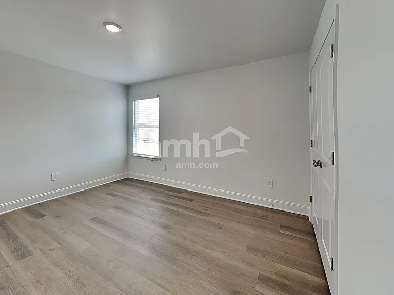 330 Golucke Way — Photo 14