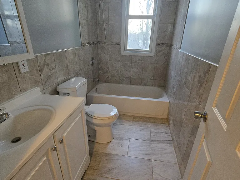 178 Osborne Ter #2 — Photo 13