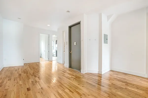 Rented by Compass | media 10