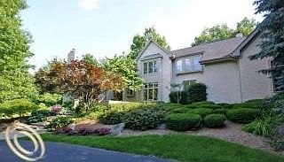 1st image of 2910 Meadowood Ln