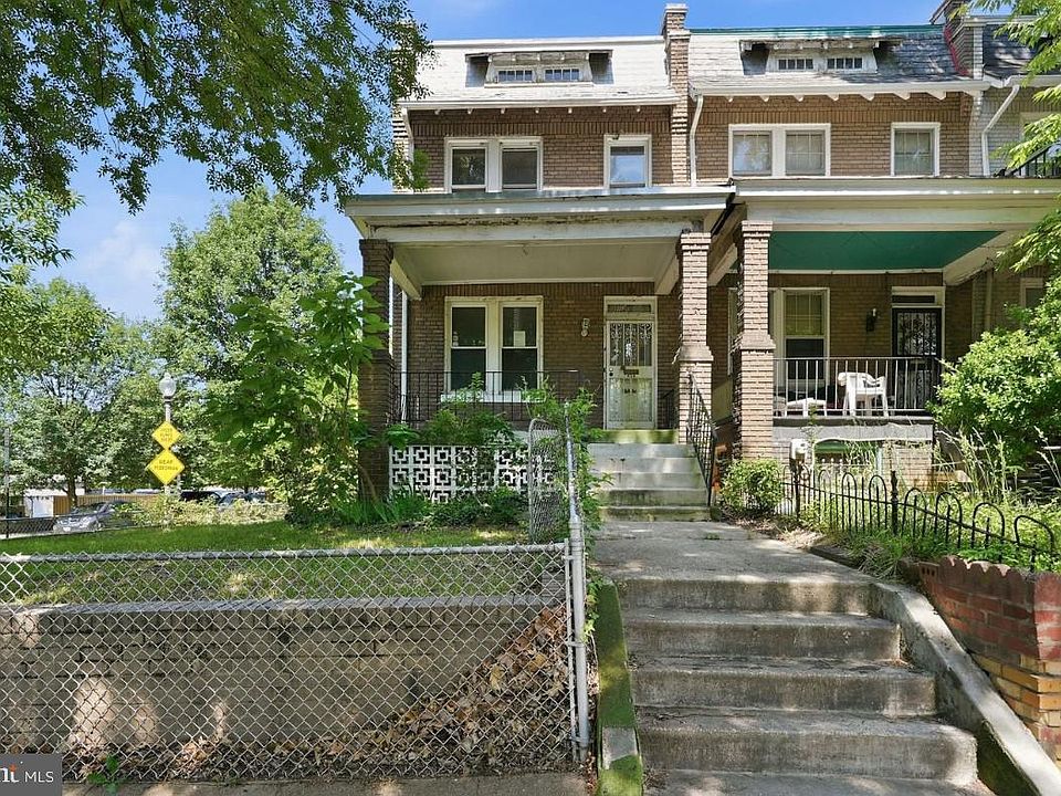 1st image of 1300 Trinidad Ave NE