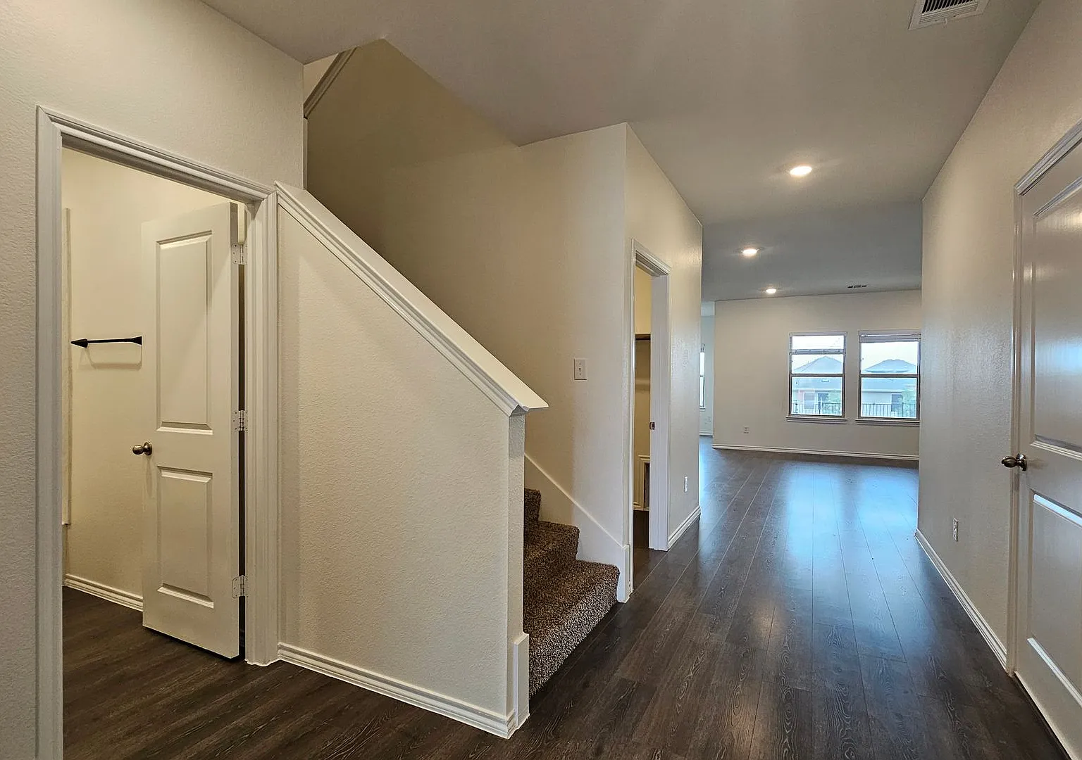 813 Fueller Dr — Photo 4