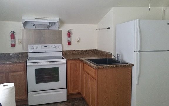 2nd image of 917 S Lombard Ave #2