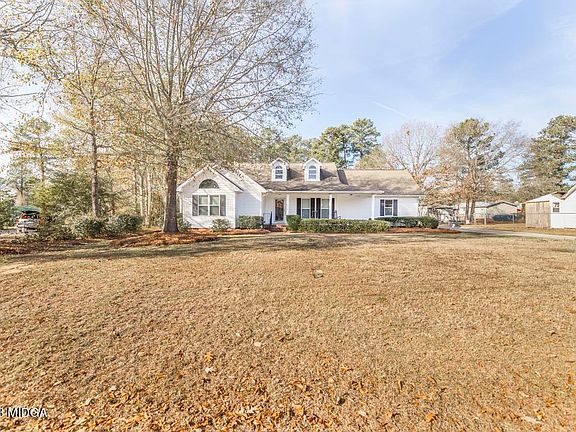 3rd image of 105 Windwood Dr