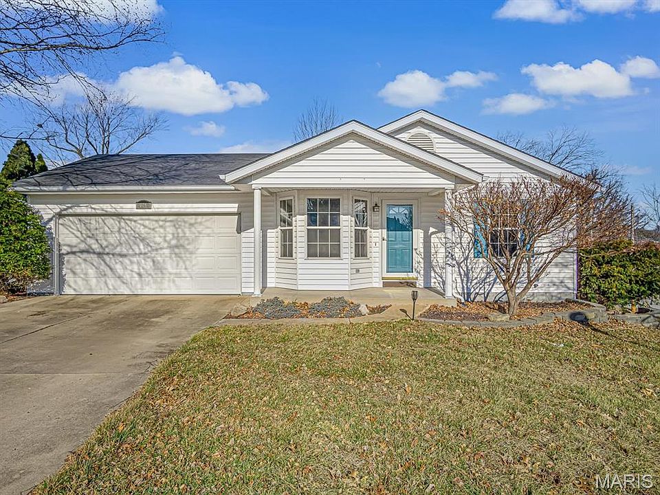 1st image of 328 Sandalwood Dr