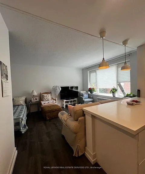 18 Anglesey Blvd #204 — Photo 3