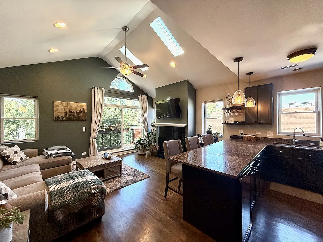 2 bed, $4,000 — Photo 3