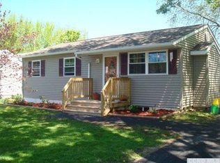 43 Terry Ln, Coxsackie, NY 12051
