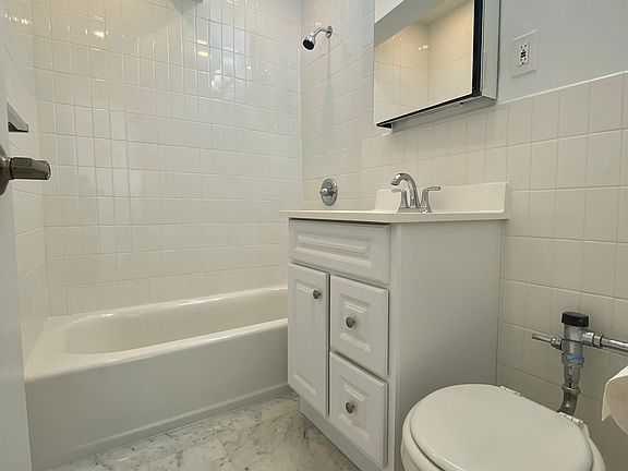 5th image of 14935 Northern Blvd APT 6B