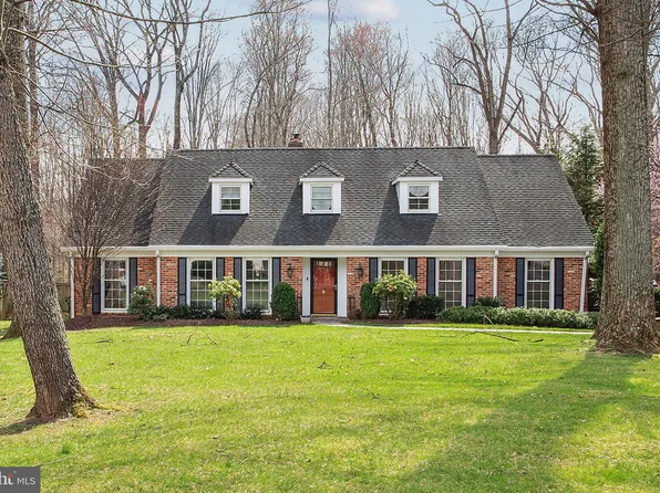 9209 Maria Ave, Great Falls, VA 22066