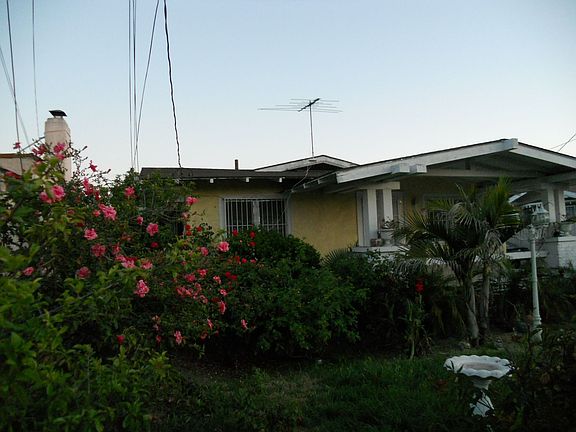 3rd image of 520 W 90th St