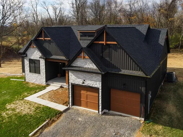 234 Stormfield Dr W, Martinsburg, WV 25404