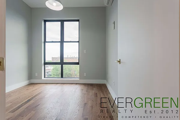 Rented by Evergreen Apartments BK | media 25