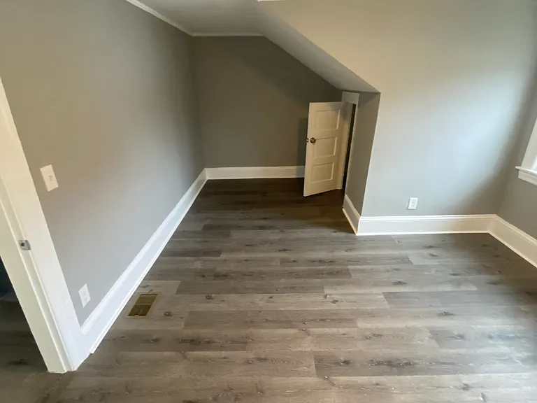 652 Manton Ave #2L — Photo 12