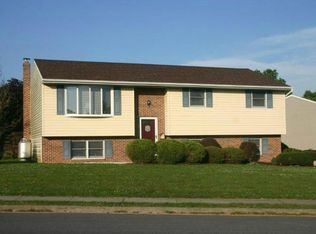 213 Cliff Ln, Elizabethtown, PA 17022