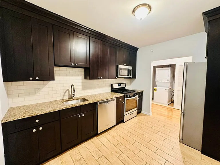 165 E Main St — Photo 24