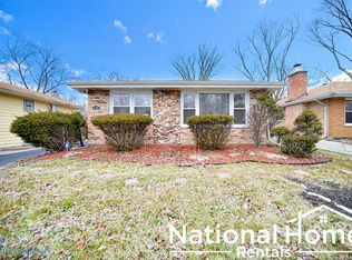 121 S 20th Ave, Maywood, IL