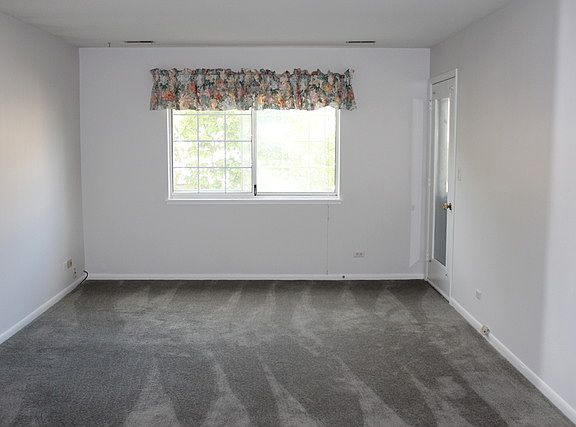3rd image of 1007 Farwell Ct #1007