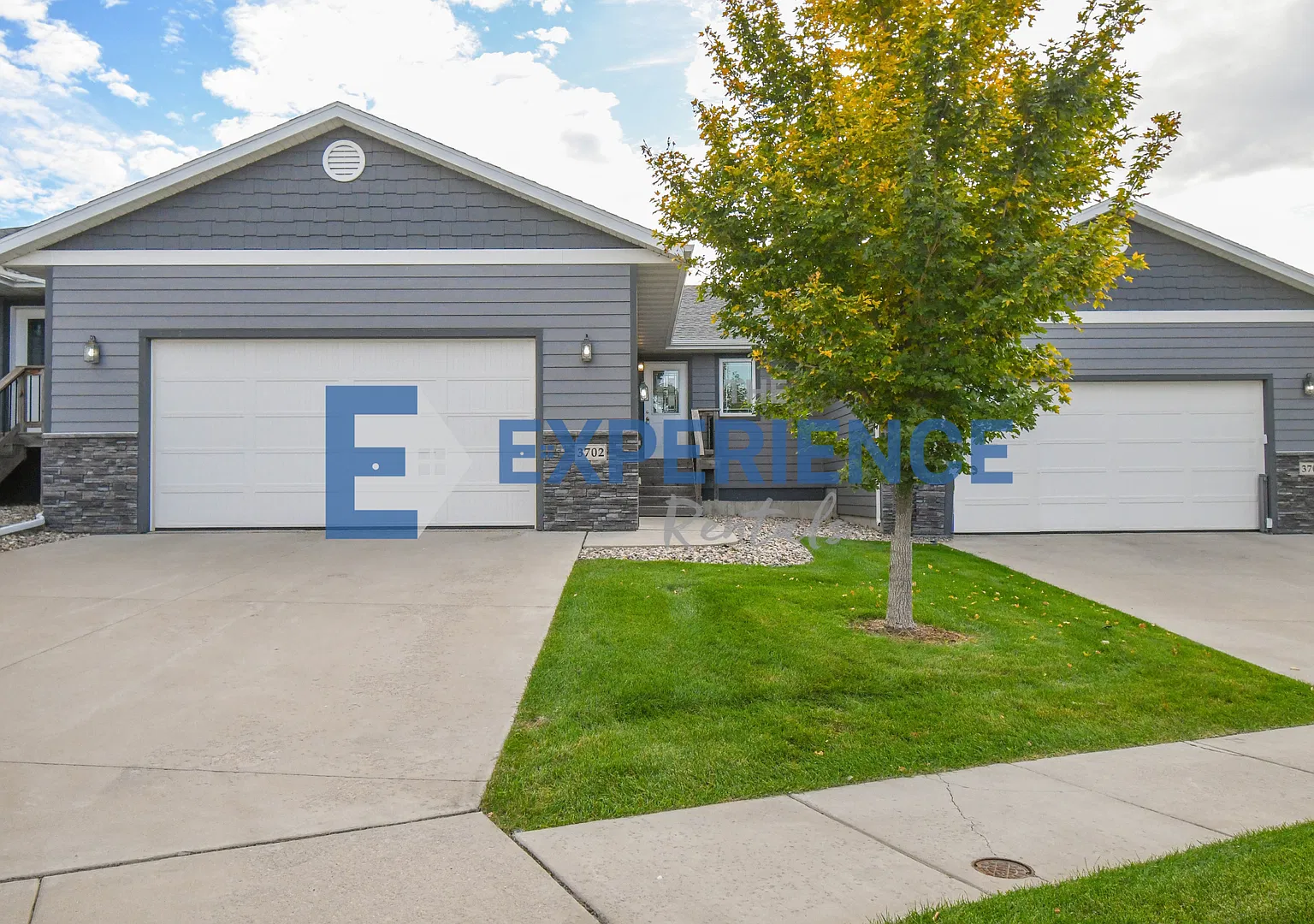 Spacious 3BR Townhome on Quiet Cul-de-Sac! — Photo 2