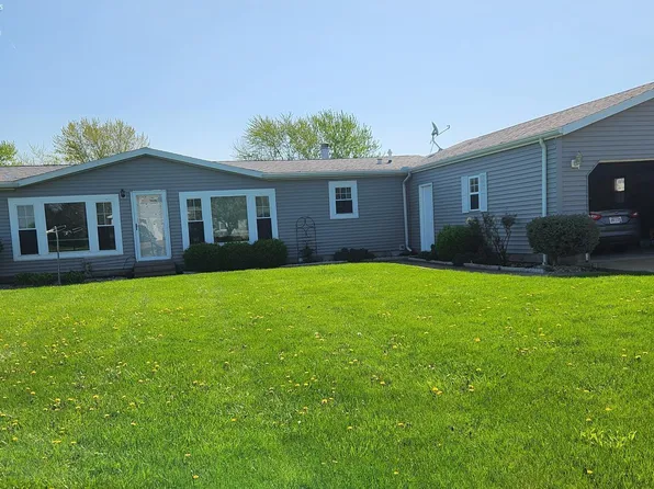 1735 S Heritage St, Port Clinton, OH 43452
