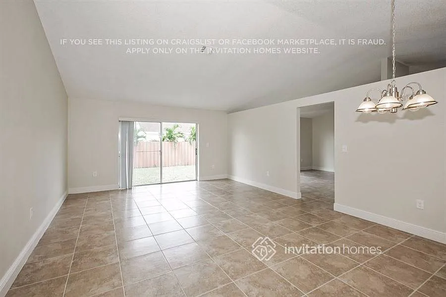 19432 NW 62nd Ct Hialeah, FL 33015 — Photo 3