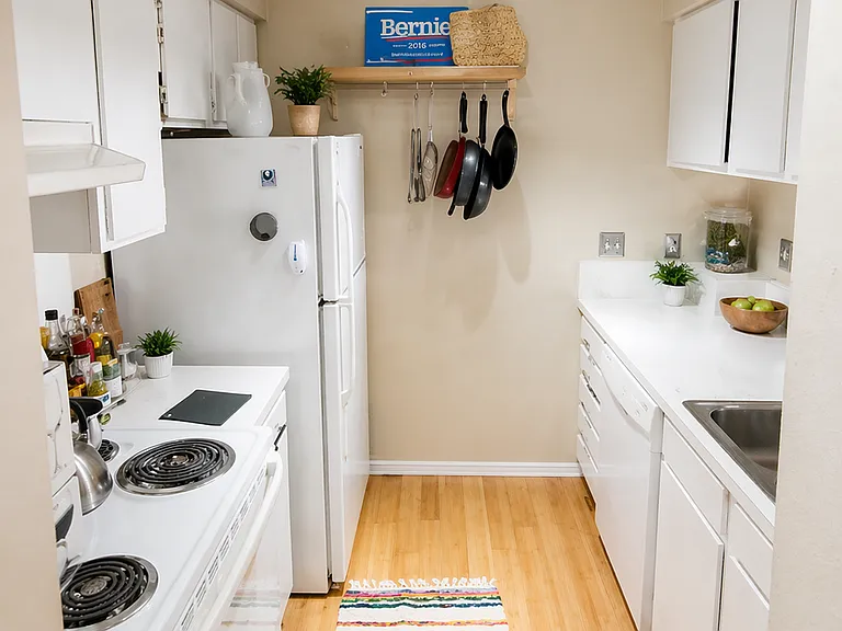 202 E 45th St #203 — Photo 5