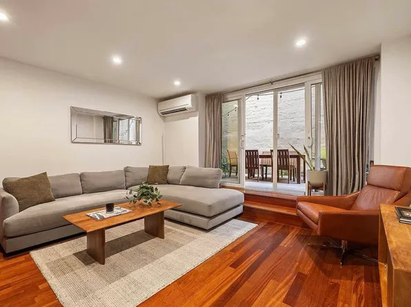 105 East 19th Street image 3 of 10