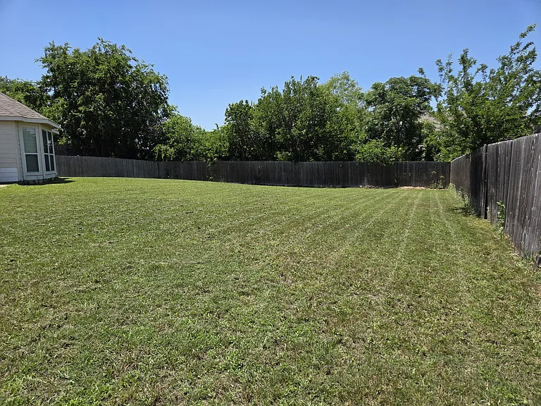12100 Worthwood St — Photo 32