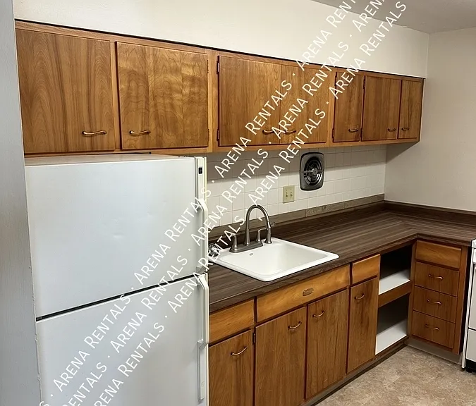322 N 1st St #202 — Photo 2