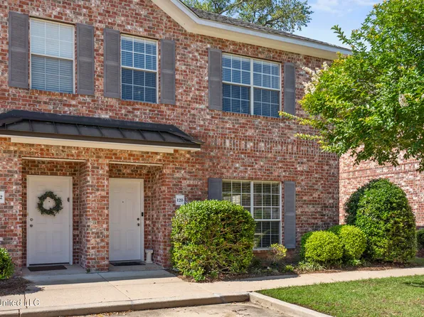 120 Armand Oaks, Ocean Springs, MS 39564