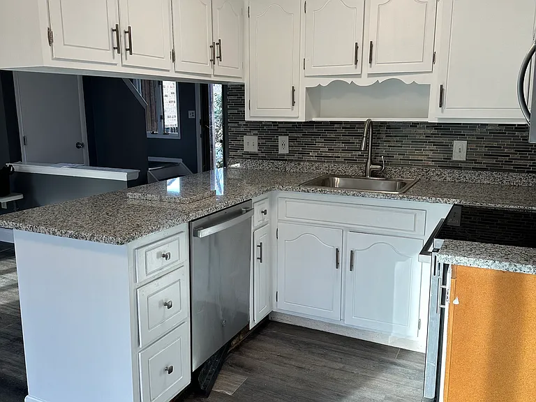 1712 Falcon Dr — Photo 2