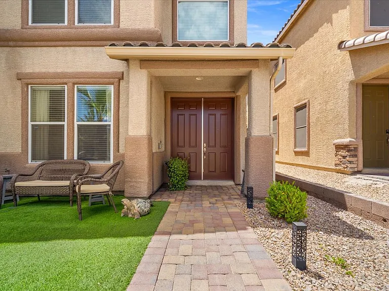 1213 Earth Ct — Photo 3