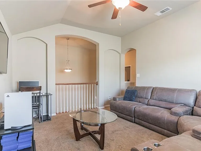 3418 Castleton Dr — Photo 23