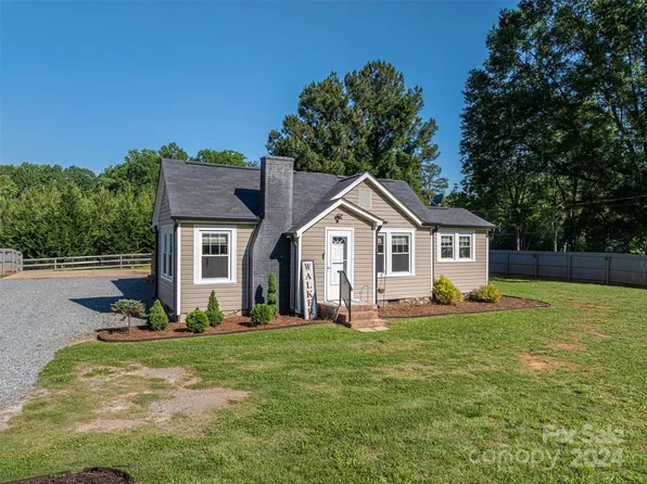 1409 Miles Rd, Dallas, NC 28034