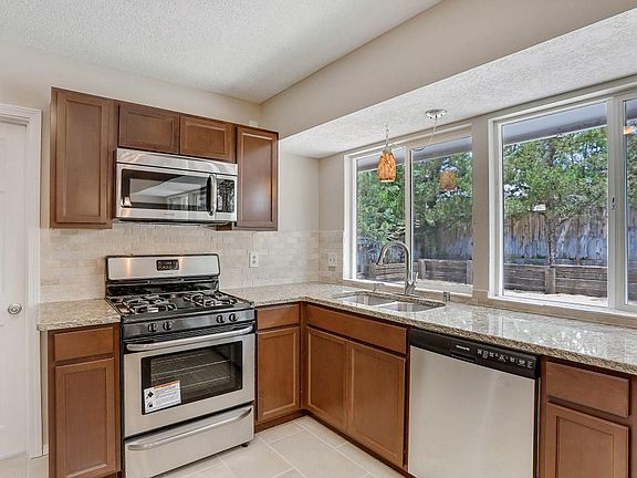 Kitchen_2