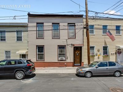 2105 25th Rd, Long Island City, NY, 11102