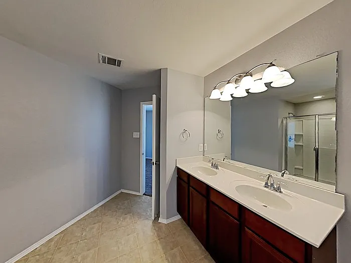 2101 Franks St — Photo 8