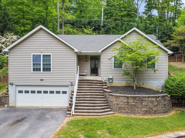 449 Shagbark Ln, Harpers Ferry, WV 25425