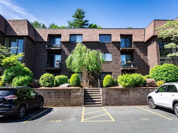 7 Thomas St Unit J10, Saugus, MA 01906
