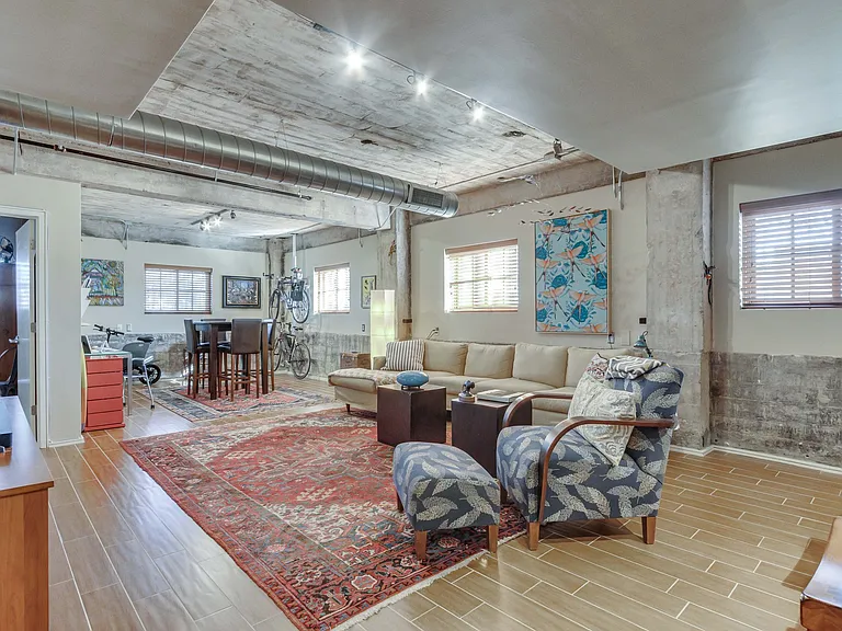 1209 N Harvey Ave #102 — Photo 15