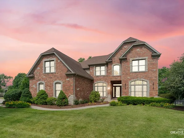 600 Willow St, Sugar Grove, IL 60554