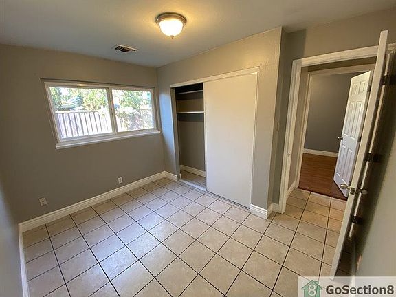 4th image of 601 Continental Dr