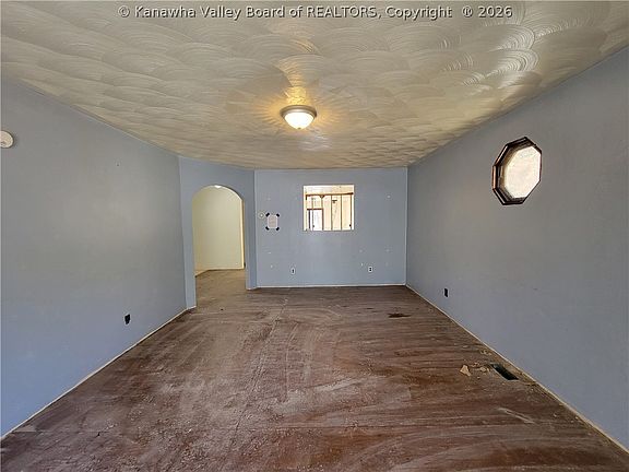 2nd image of 118 Lude Rd