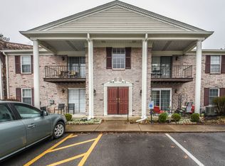 509 Logsdon Ct, Douglass Hills, KY 40243