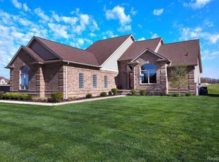 9185 Copper Ridge Dr, Davison, MI 48423