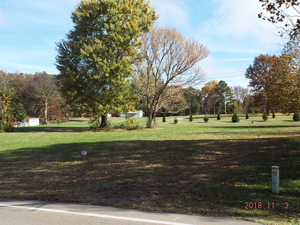 2nd image of 906 N Main St
