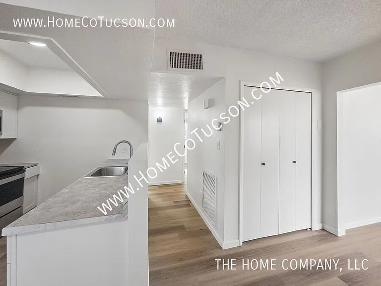 5123 Paseo Las Palmas — Photo 10