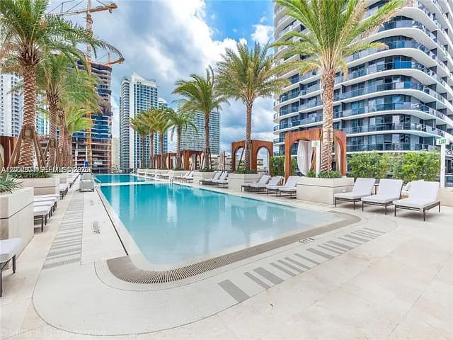1 bed, 2.0 bath, $4,100 — Photo 3