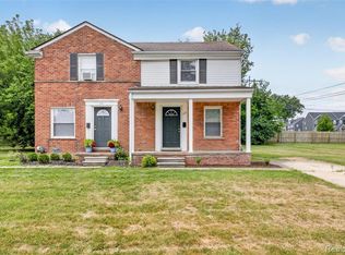 360 Parkview Dr, Plymouth, MI 48170